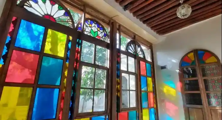 اقامتگاه سنتی خانه ملک