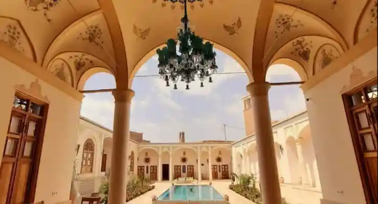 اقامتگاه سنتی یاسمین راهب