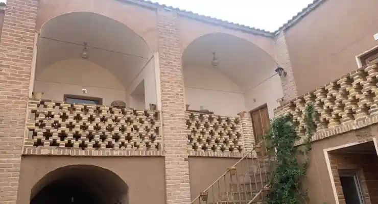 اقامتگاه بومگردی سرای مهر خراشاد