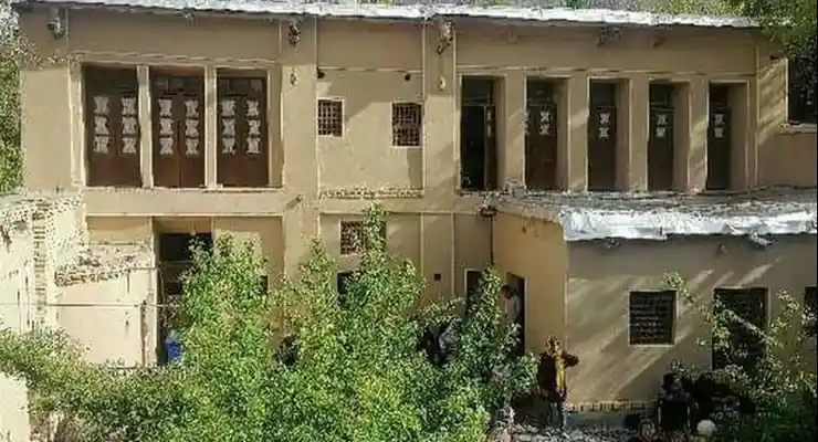 اقامتگاه بومگردی دیرا