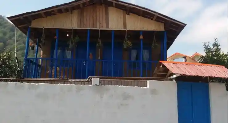 اقامتگاه بومگردی ترنگ طلا