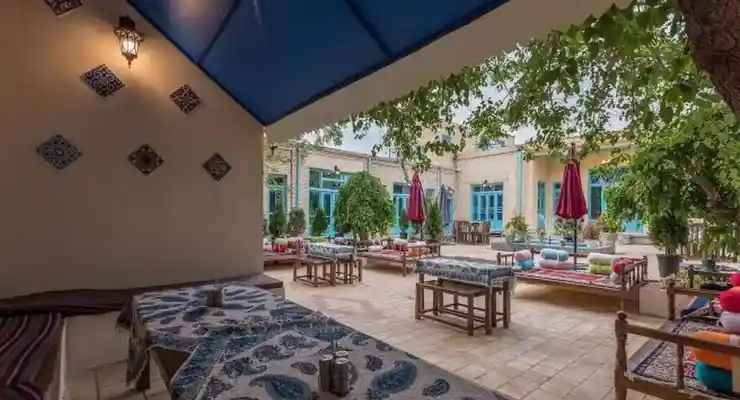 اقامتگاه سنتی هاتف