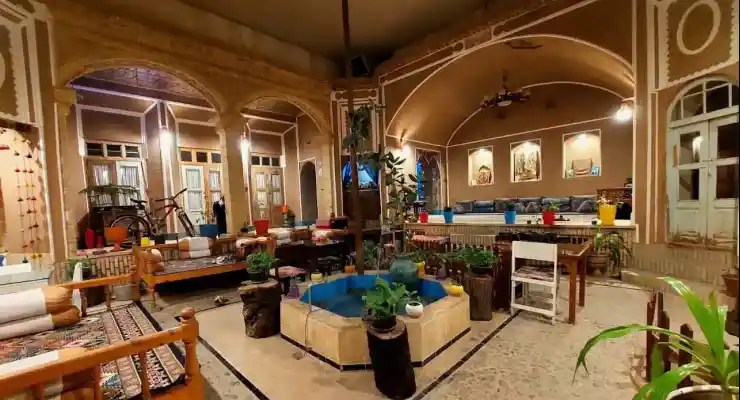 اقامتگاه بومگردی دلخش