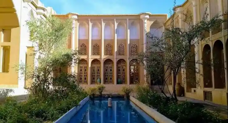 بوتیک هتل خانه سه نیک