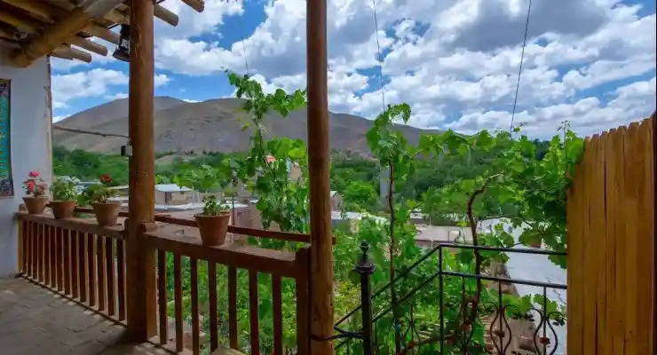 اقامتگاه بومگردی چنارستان