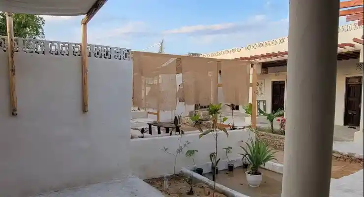 اقامتگاه بومگردی خانه مانگرو