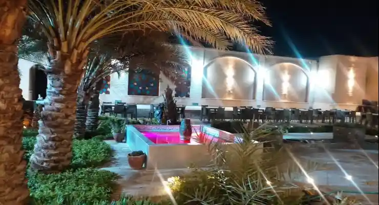 اقامتگاه بومگردی نخلستان باباحاجی