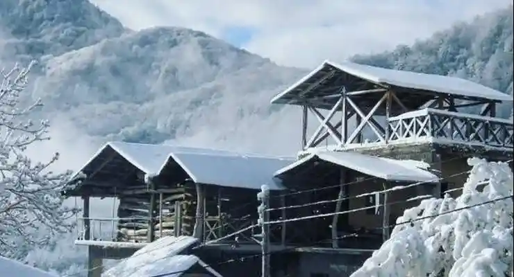 اقامتگاه بومگردی ایران منش