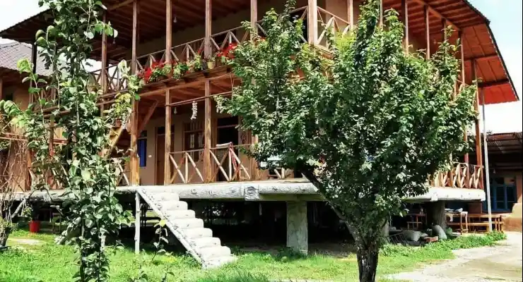 اقامتگاه بومگردی سعادت