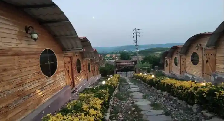 اقامتگاه بومگردی بام کوتنا