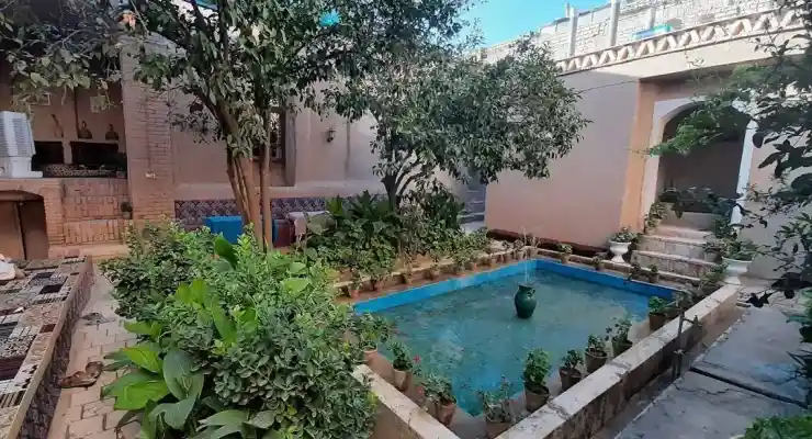 اقامتگاه بومگردی سرای آبی بی