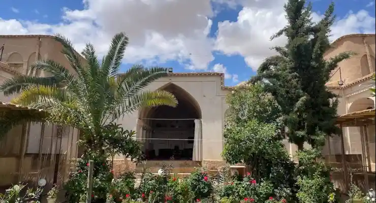 اقامتگاه بومگردی سرای جاوید