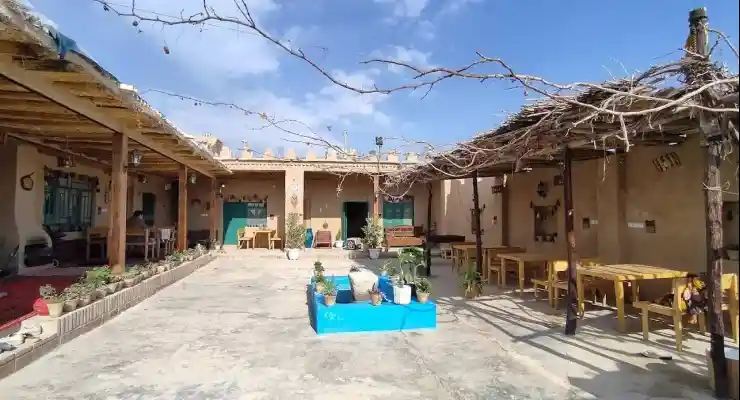 اقامتگاه بومگردی نقش رستم