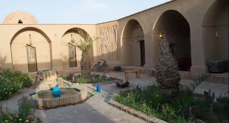 اقامتگاه بومگردی نخل و نرگس