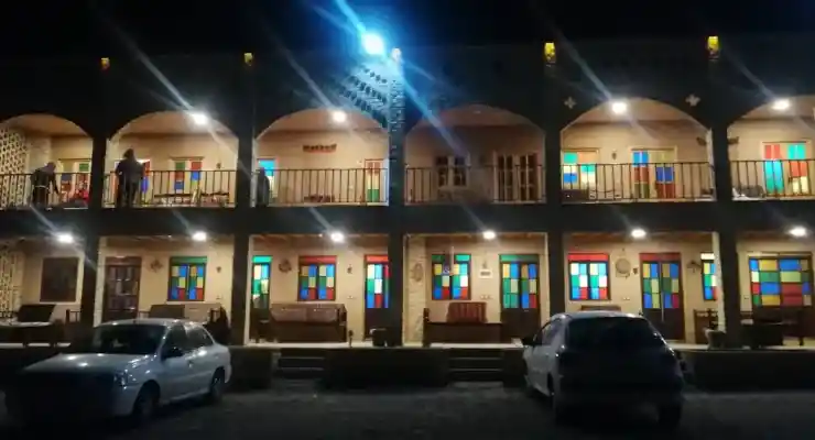 اقامتگاه بومگردی بلوط تاف کاسیت