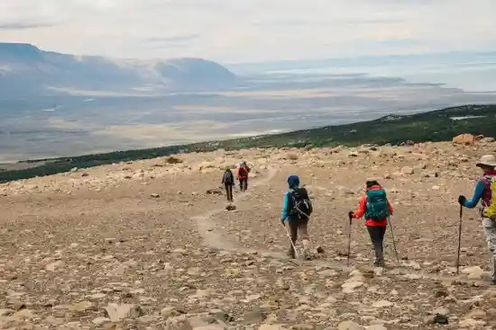 چگونه برای پیاده‌روی طولانی‌مدت (Thru-Hiking) تمرین کنیم
