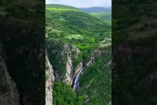 ویدیو کوتاه آبشار گلوسنگ