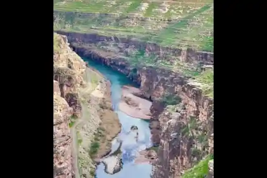 ویدیو کوتاه تنگه کفنه لا