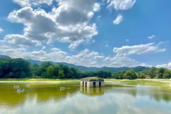 دریاچه عباس آباد