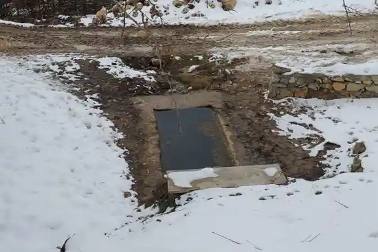 چشمه افرابن