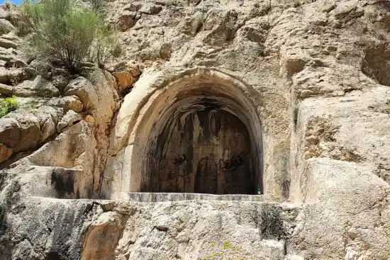 مسجد سنگی ایج استهبان