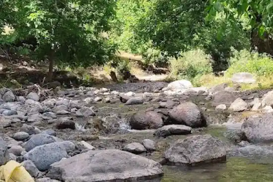 سراب تخت شاه