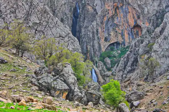 آبشار شیخ عالی