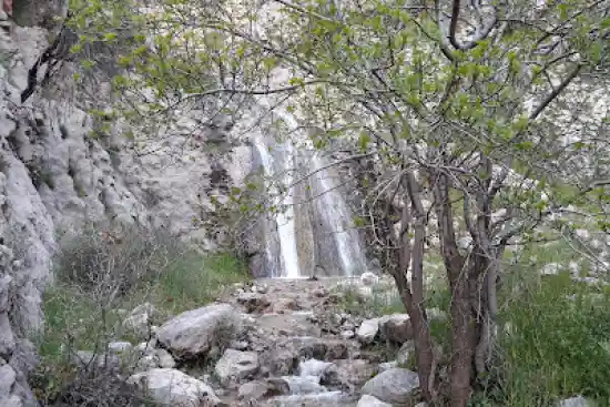 آبشار تنگ سوسن