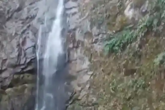 آبشار منزولک