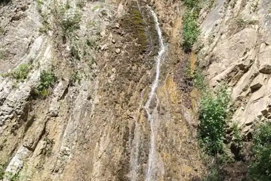 آبشار چه جا