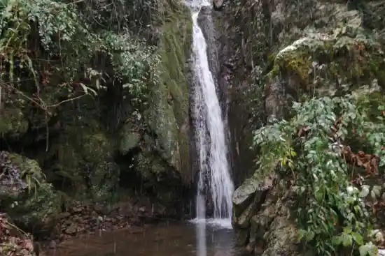 آبشار ملچ چشمه