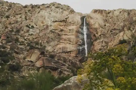 آبشار وروار