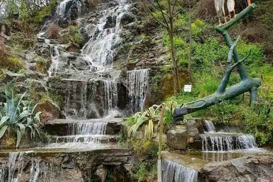 آبشار شیطان کوه