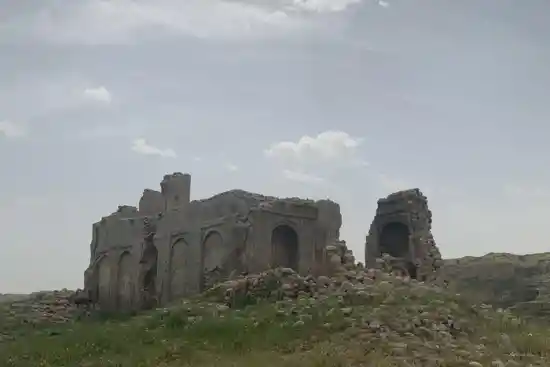 قلعه گلاب-1