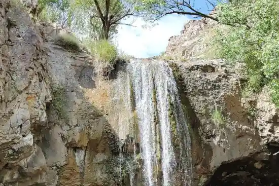 آبشار کهنه باغستان
