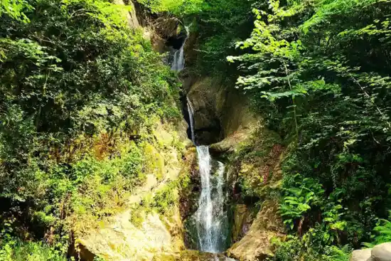 آبشار شی الیم