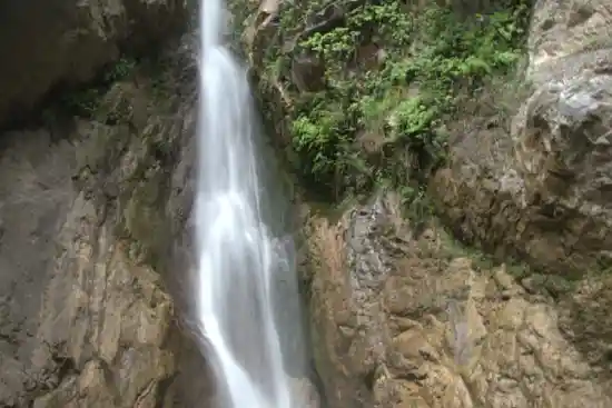 آبشار سرخه کمر