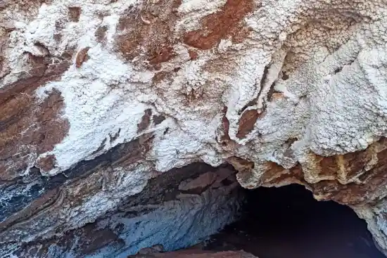 غار نمک