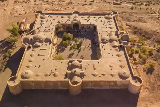 كاروانسرای قصر بهرام-1